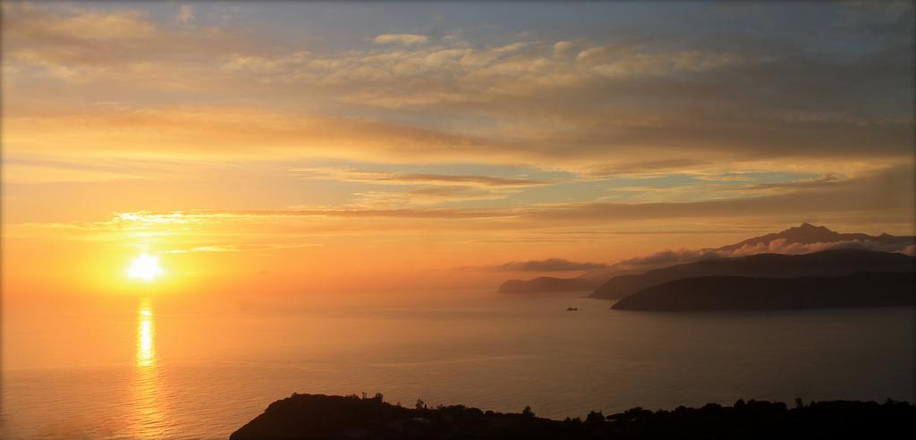 Lacona Mare By Helloelba Dış mekan fotoğraf